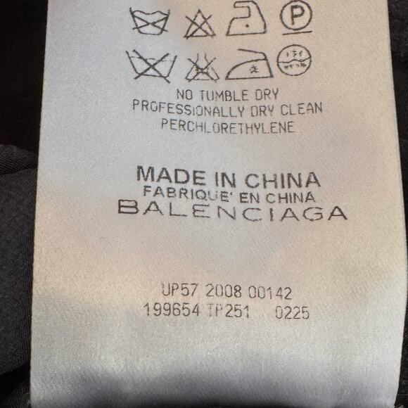 BALENCIAGA Fitted 100% Silk Blouse with Pleats and Button Details - Picture 11 of 11